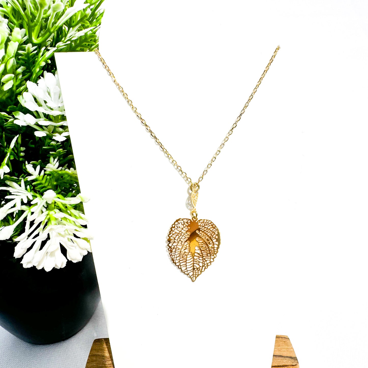 Leaf Gold-plated Necklace