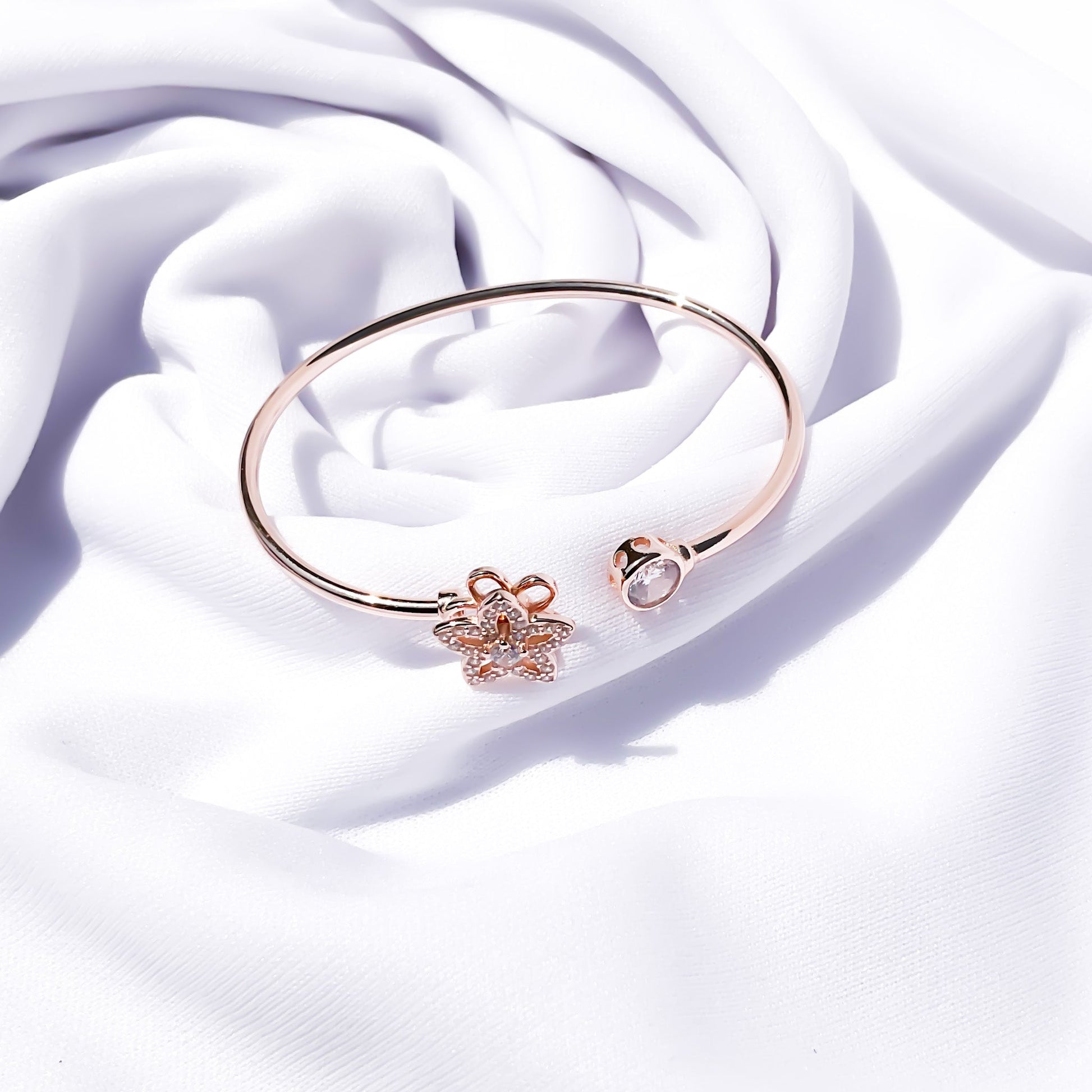 Rose Gold Star Bracelet - Sparklet