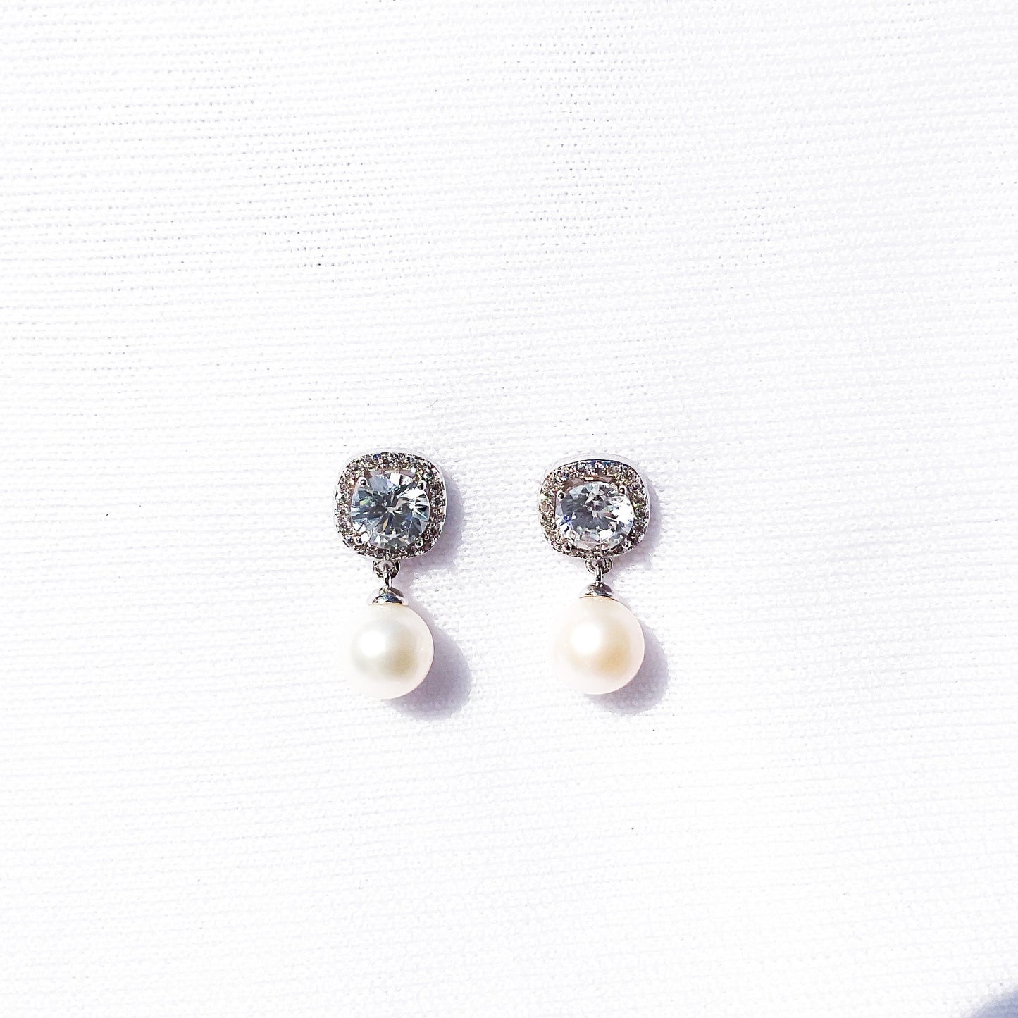 Silver Pearl Dazzel Earings - Sparklet